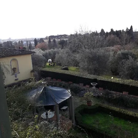 Le Pergole- بيت ضيافة فلورنس